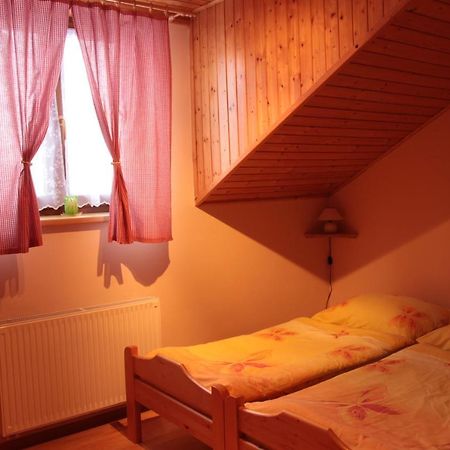 Hotel Rekreacny Dom Pod Dedovou Oscadnica Esterno foto