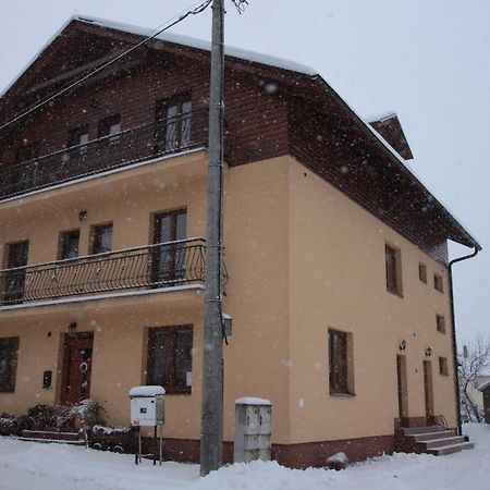 Hotel Rekreacny Dom Pod Dedovou Oscadnica Esterno foto